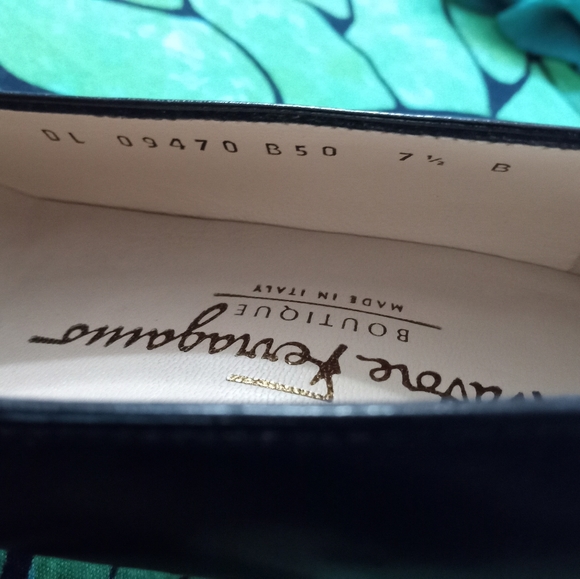 SOLD!!! Vintage 1990s Salvador Ferragamosshoes - Picture 3 of 12